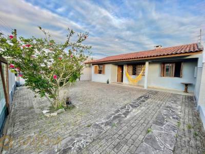 Casa Fora de Condomínio 3 dormitórios para venda, Centro em Xangri-lá | Ref.: 10894