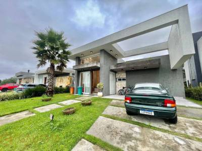 Casa em Condomínio 3 dormitórios para venda, Cond. Dubai Resort em Capão da Canoa | Ref.: 11612